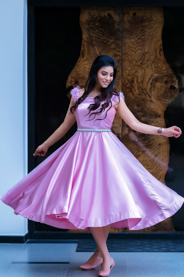 Bigg Boss Fame Priyanka Singh Stunning Photos In Pink Frock8