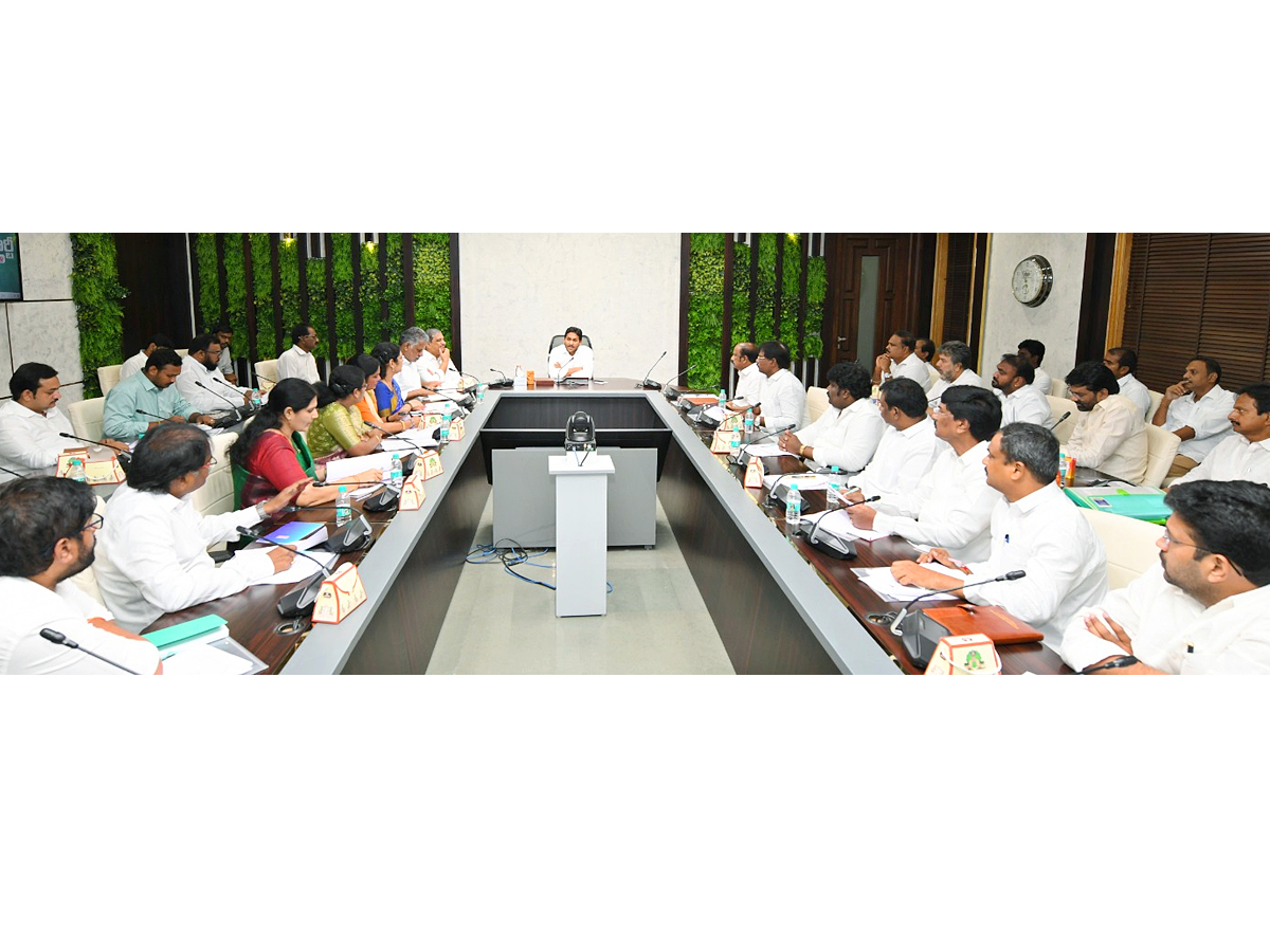 YS Jagan Meeting With YSRCP Affiliated Organizations Leaders ‪Photos1