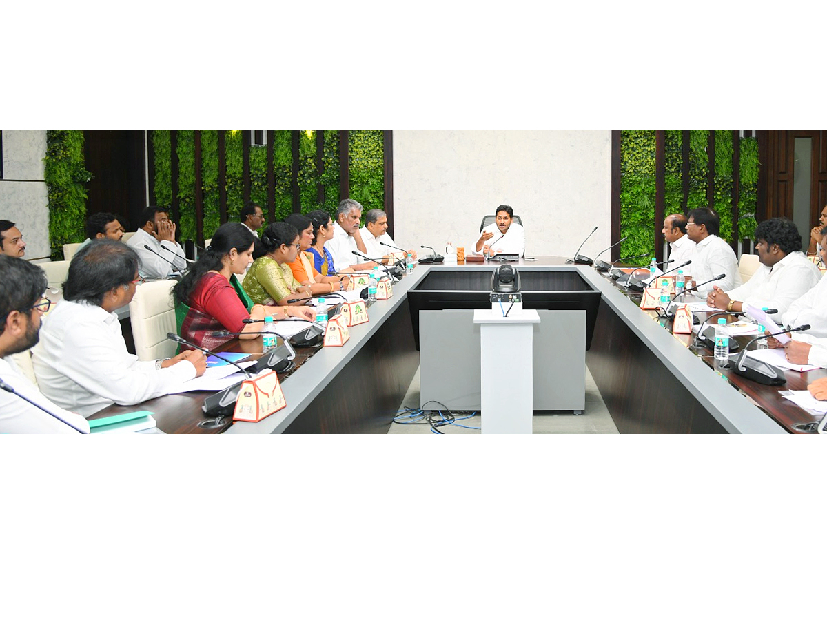 YS Jagan Meeting With YSRCP Affiliated Organizations Leaders ‪Photos4