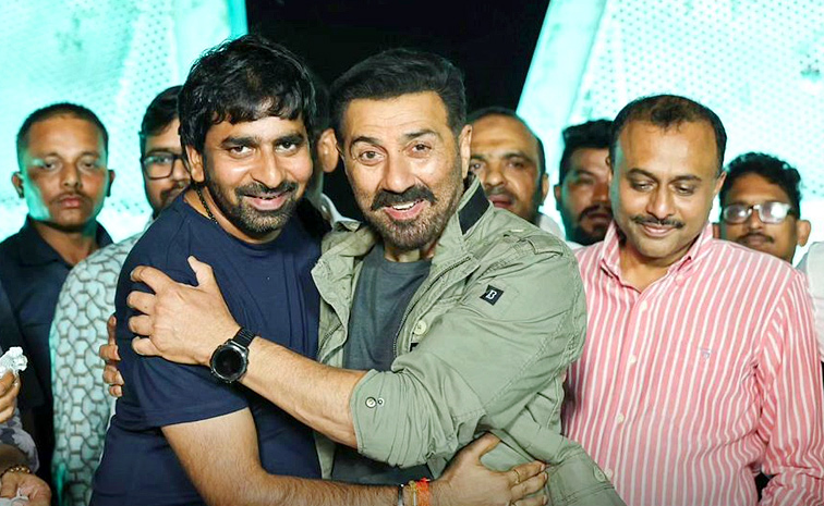 Sunny Deol’s 67th birthday on sets of Jaat Photos6