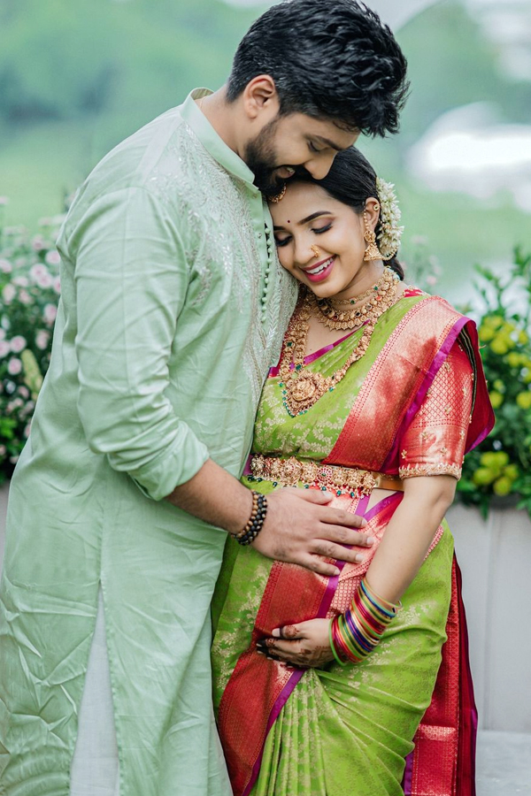 Malavika Krishnadas Maternity Photoshoot15