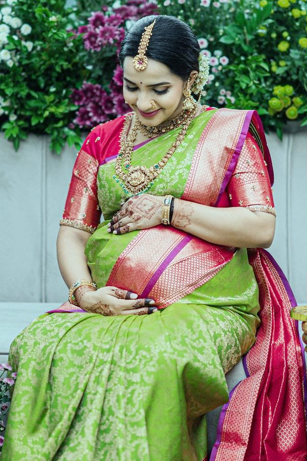 Malavika Krishnadas Maternity Photoshoot21