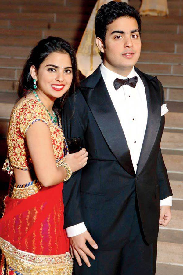 Birthday Special Isha and Akash Ambani Born Through IVF Rare Pics3