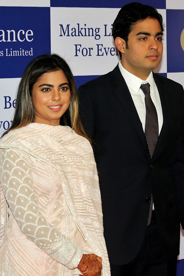 Birthday Special Isha and Akash Ambani Born Through IVF Rare Pics10