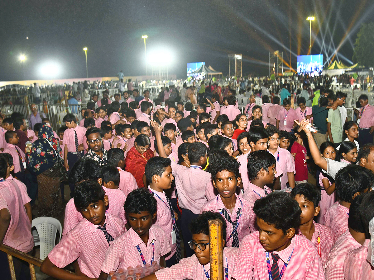 5k drones dazzle at drone show in Vijayawada Photos3