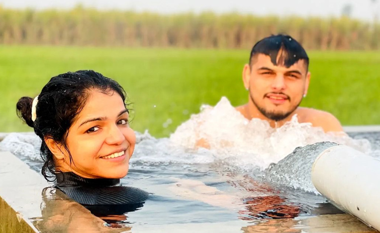 Interesting Facts About Wrestler Sakshi Malik Husband, Satyawart Kadian Photos10