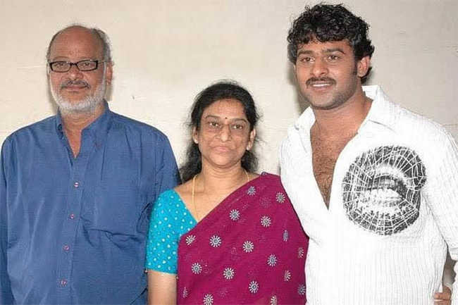 Prabhas Birthday Special Rare and Unseen Photos2