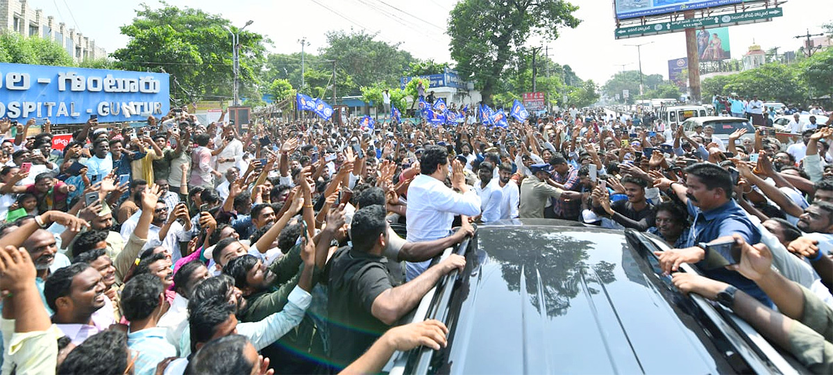 YSRCP Chief YS Jagan Mohan Reddy Consoles Sahana Family In Guntur; See Photos 5