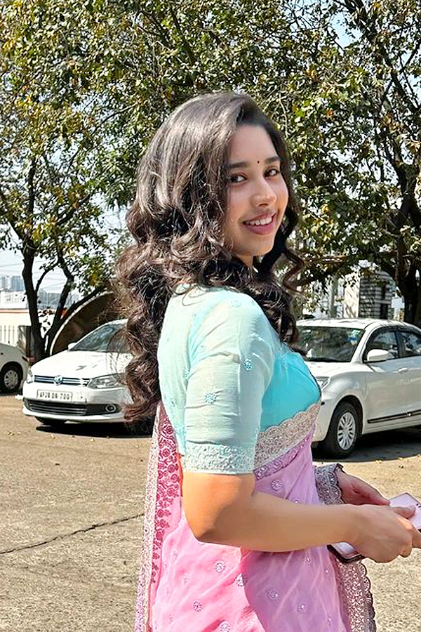 Actress Satya Krishnan Daughter As a Heroine Ananya Krishnan Photos Goes Viral in Social Media16