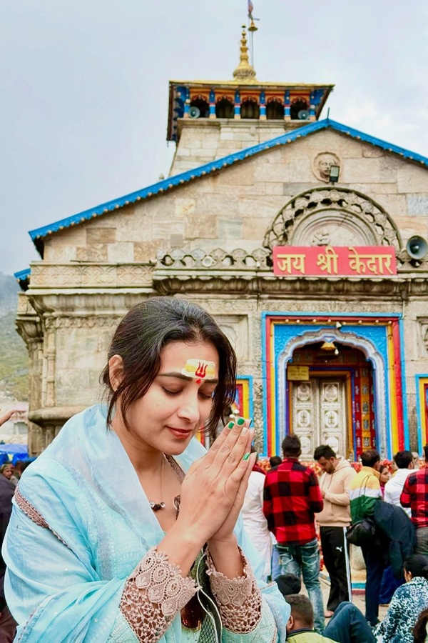 Actress Bhanu Sri Devotional Photos At Triyuginarayan Temple13