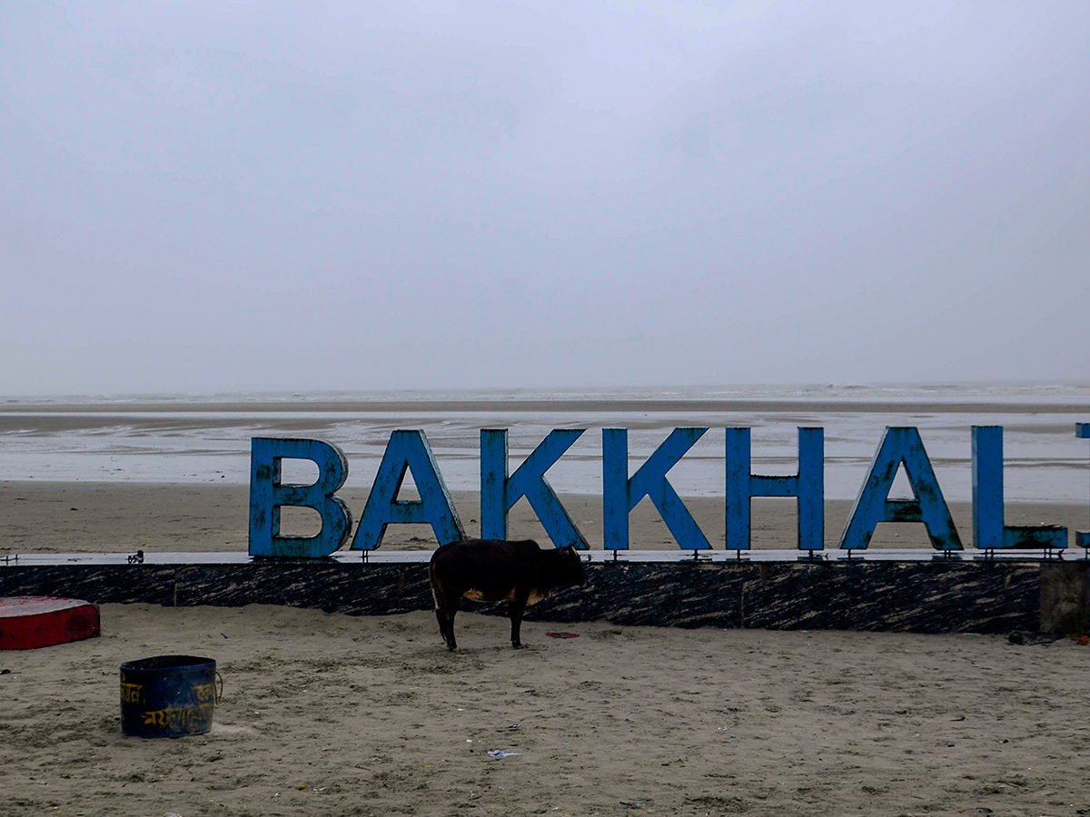 Cyclone Dana landfall Kolkata and Odisha Photos15