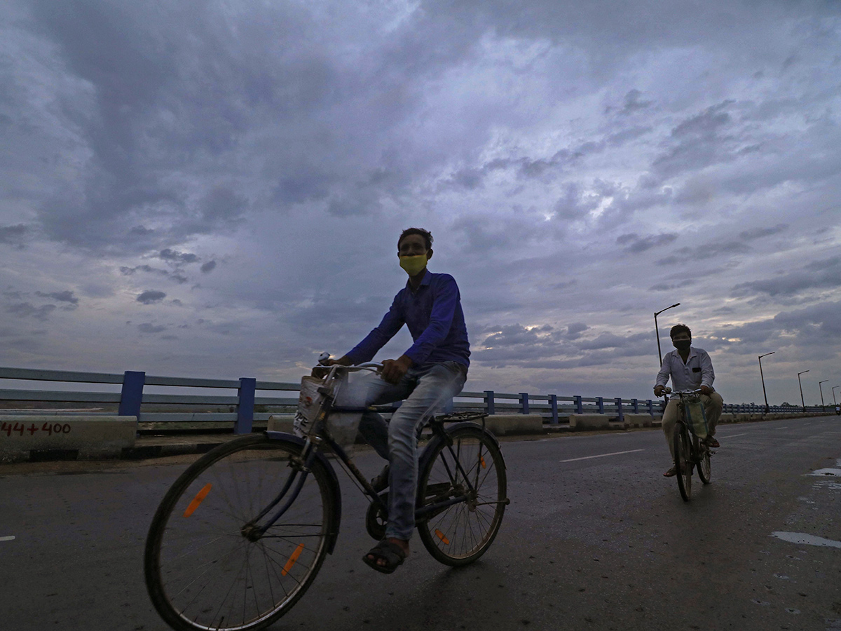 Cyclone Dana landfall Kolkata and Odisha Photos35