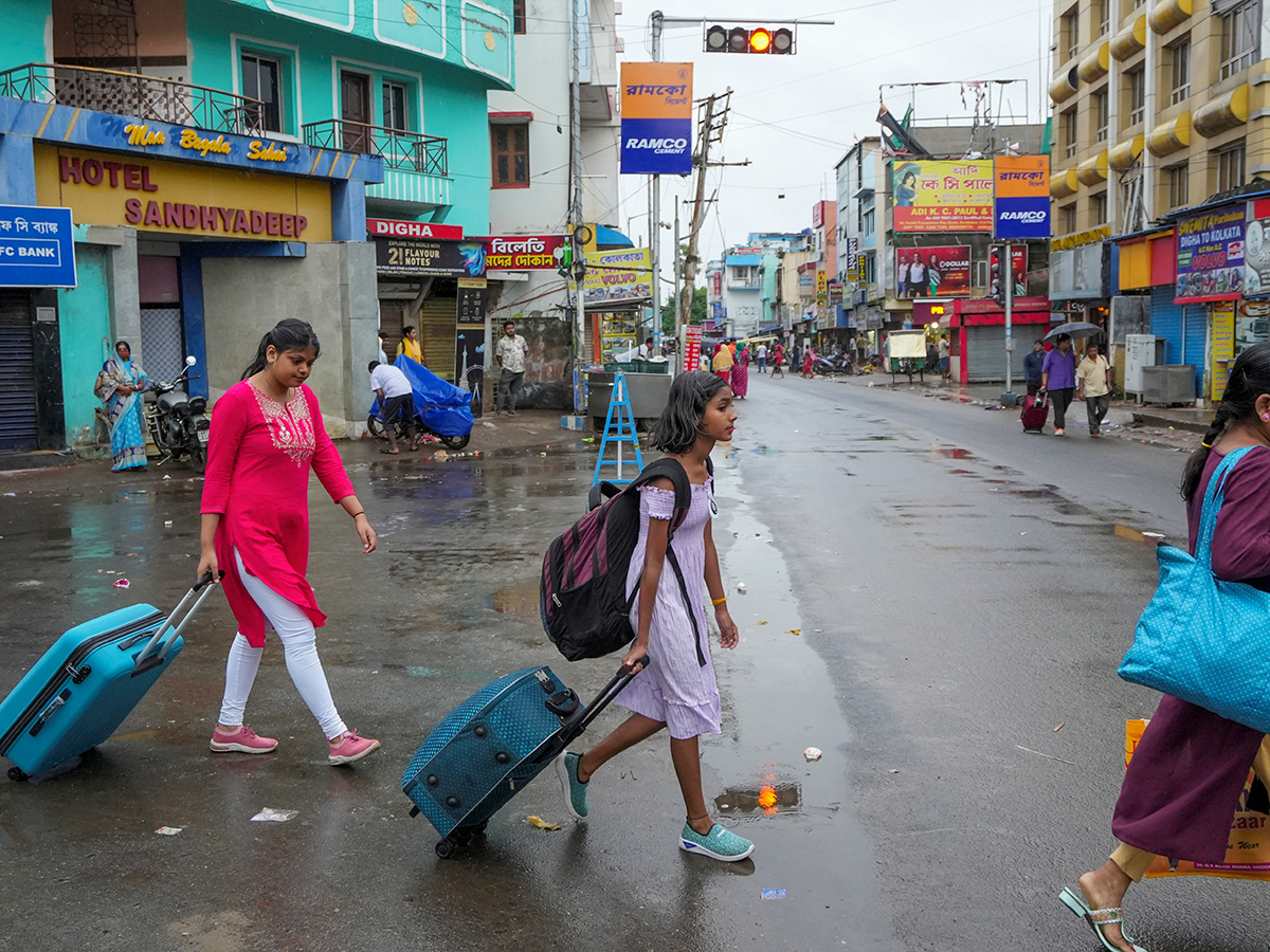 Cyclone Dana landfall Kolkata and Odisha Photos37