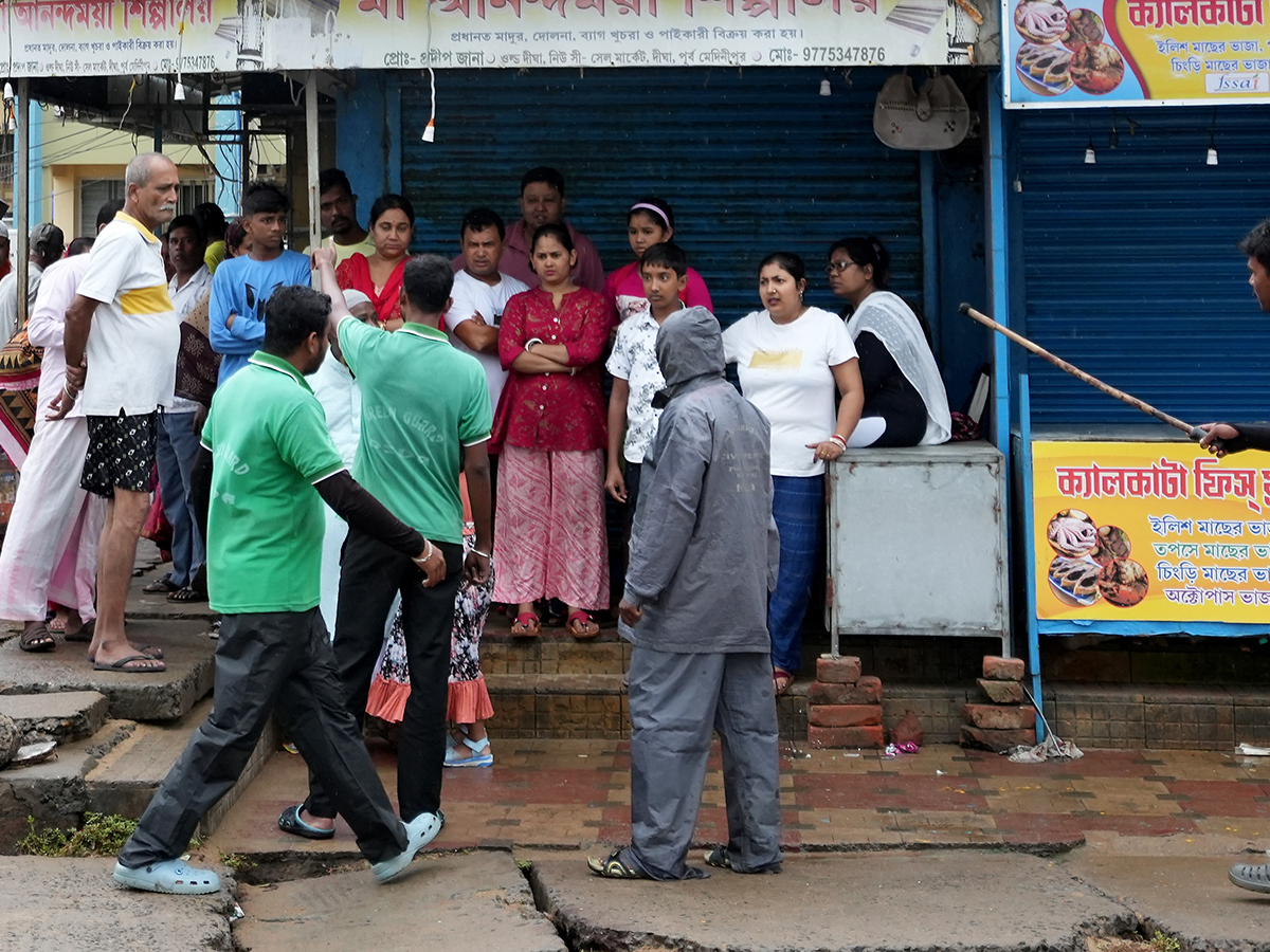 Cyclone Dana landfall Kolkata and Odisha Photos39