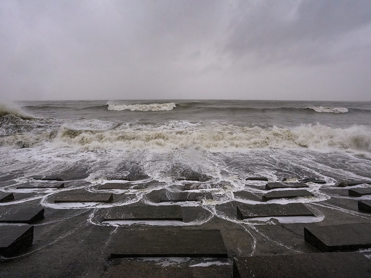 Cyclone Dana landfall Kolkata and Odisha Photos6