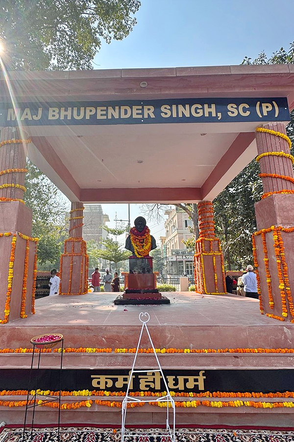 Major Bhupinder Singh 72th birth anniversarydaughter nimrak kaur tributes Photos10