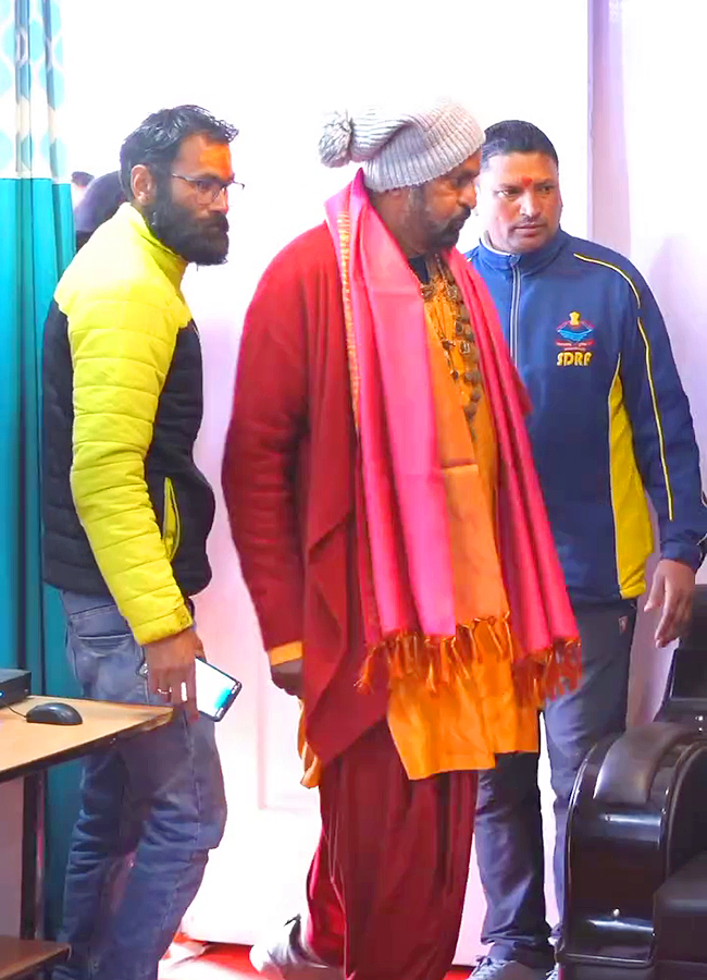 Manchu Vishnu and Manchu Mohan Babu Visuals at Kedarnath13