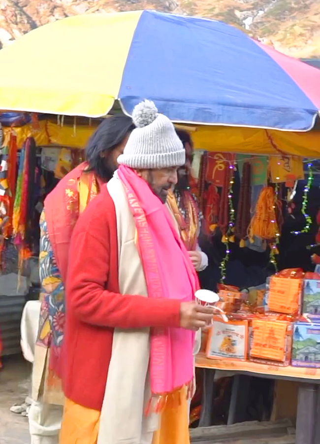 Manchu Vishnu and Manchu Mohan Babu Visuals at Kedarnath14