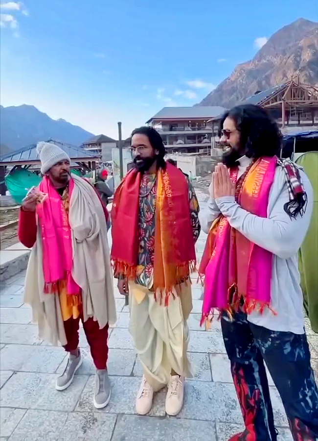 Manchu Vishnu and Manchu Mohan Babu Visuals at Kedarnath20