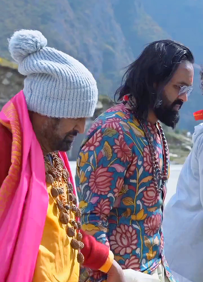 Manchu Vishnu and Manchu Mohan Babu Visuals at Kedarnath28