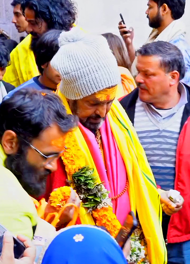 Manchu Vishnu and Manchu Mohan Babu Visuals at Kedarnath6