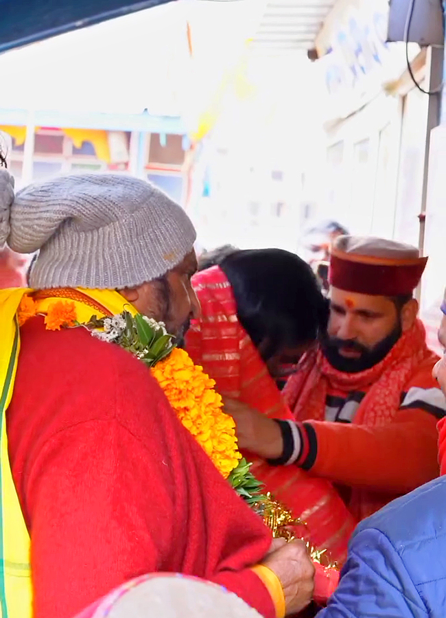 Manchu Vishnu and Manchu Mohan Babu Visuals at Kedarnath7