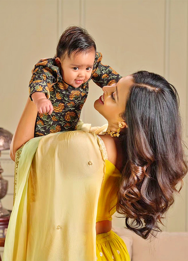 Actress Amala Paul Son HD Images10