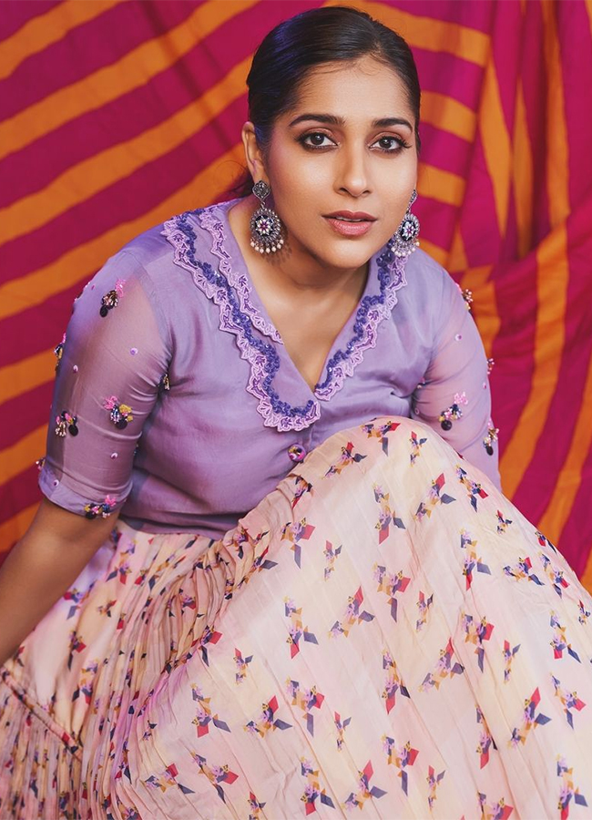 Actress Rashmi Gautam HD Photo Gallery2