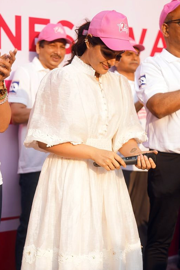 Tollywood Heroines Samyukta, Meenakshi at Walkathon into hyderabad6