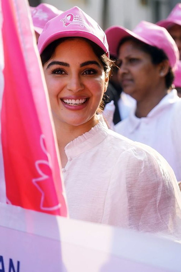 Tollywood Heroines Samyukta, Meenakshi at Walkathon into hyderabad8