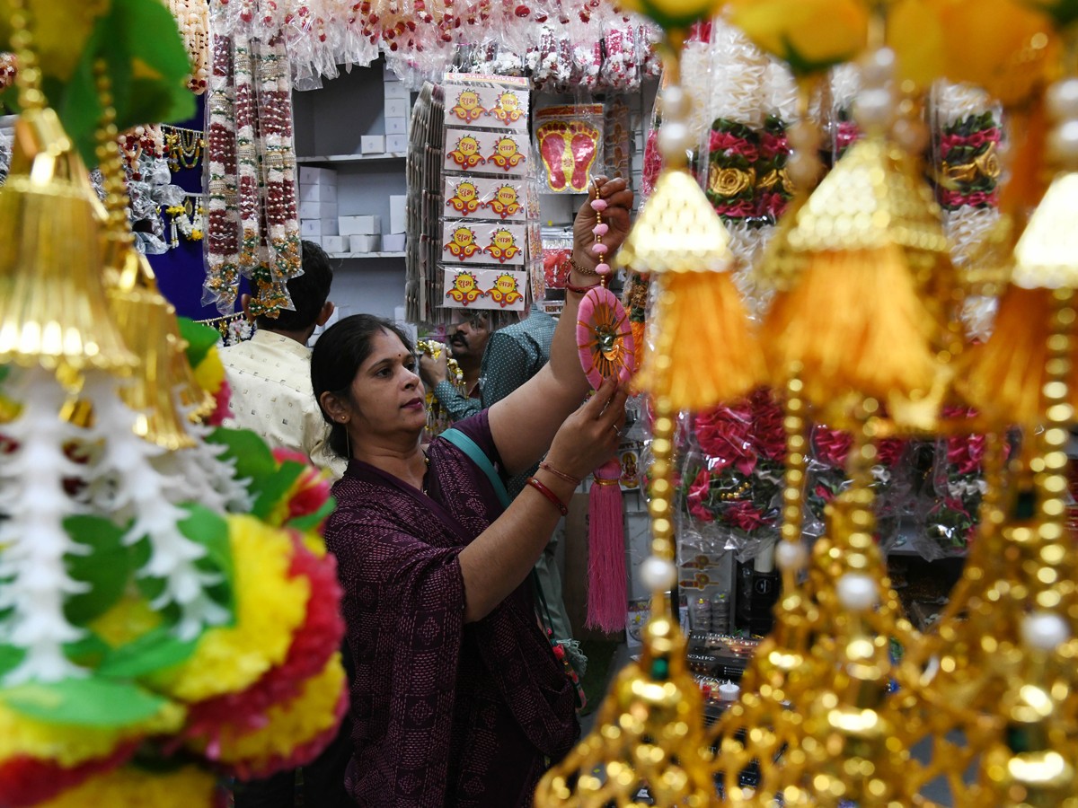 Diwali 2024 Shopping Buzz At Hyderabad10