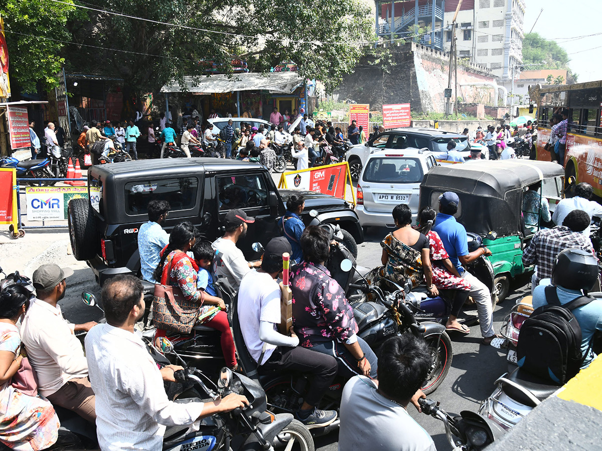 Heavy Rush at Vijayawada Durga Temple Photos18