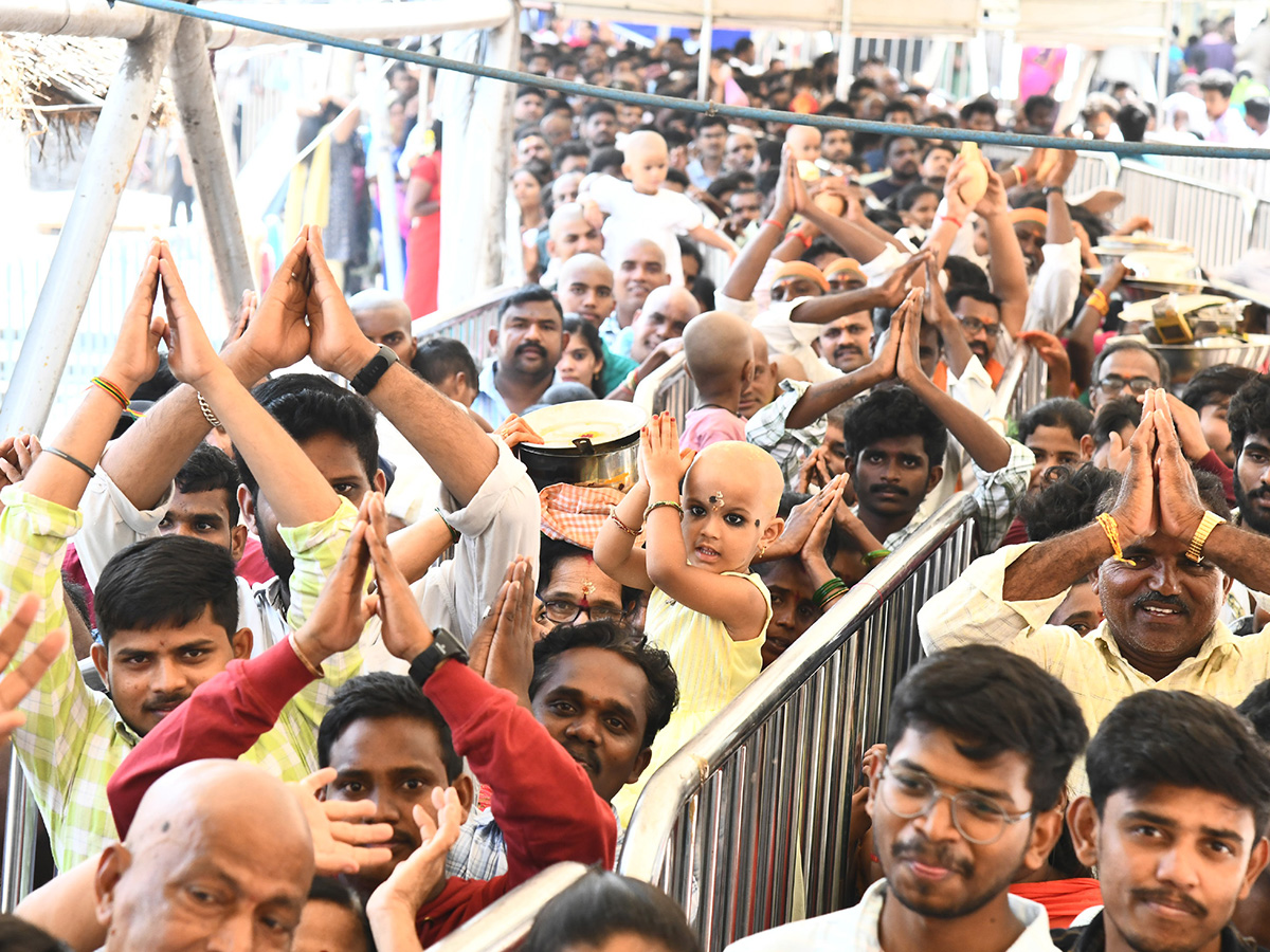 Heavy Rush at Vijayawada Durga Temple Photos8