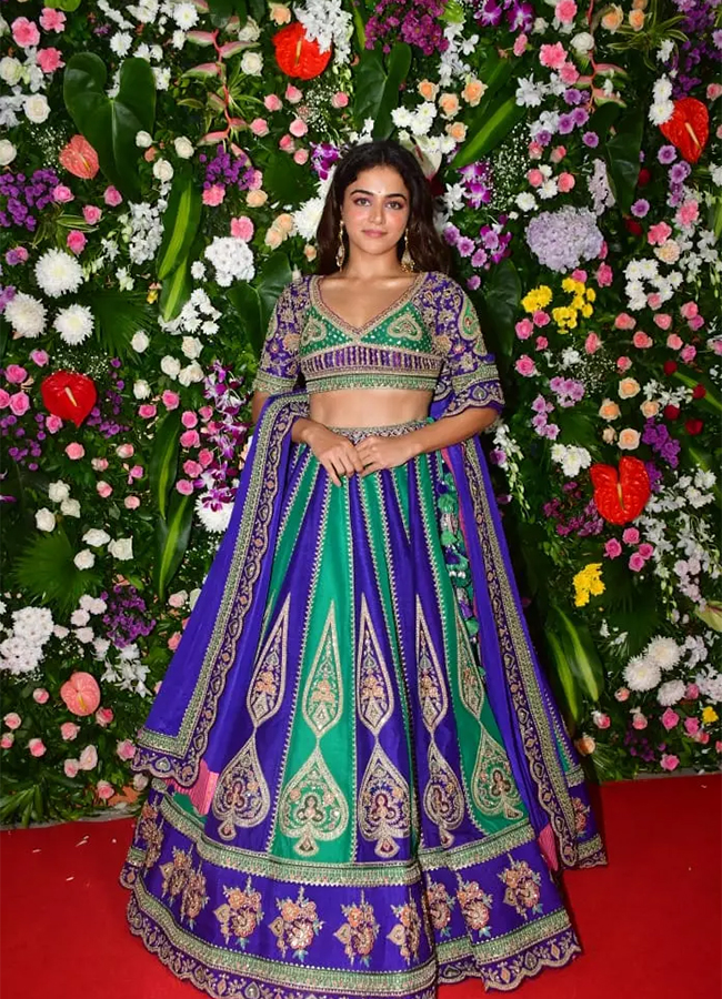 Stars Shine Bright At Ekta Kapoor's Diwali Bash Photos14