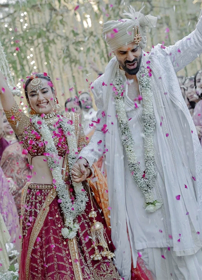 Surbhi Jyoti And Sumit Suri Are Now Married Viral Photos9