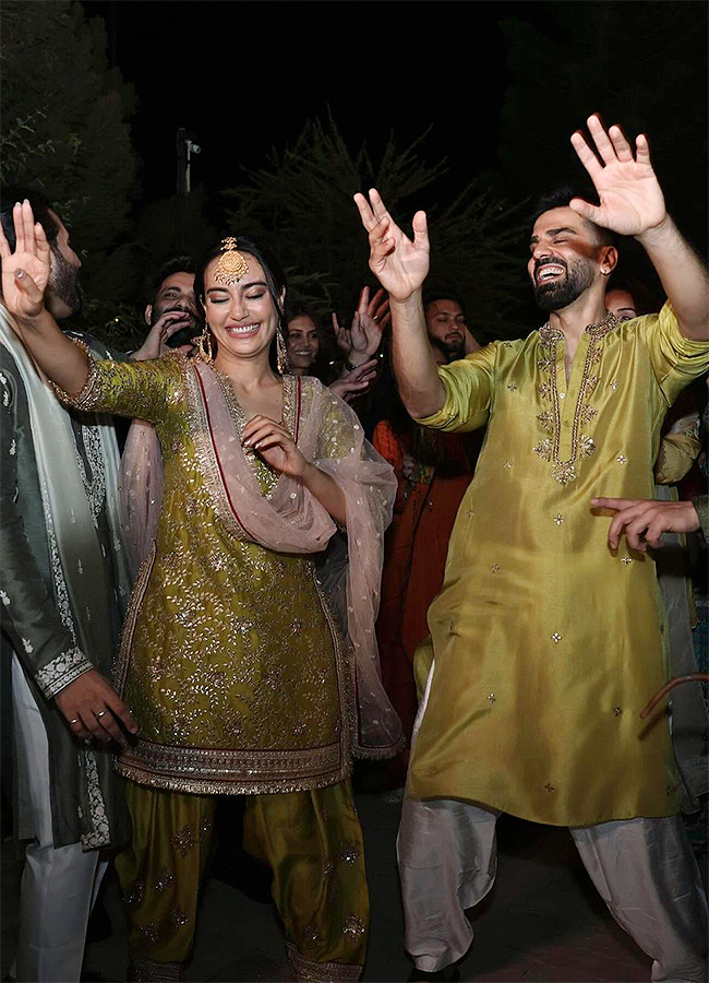 Surbhi Jyoti And Sumit Suri Are Now Married Viral Photos12