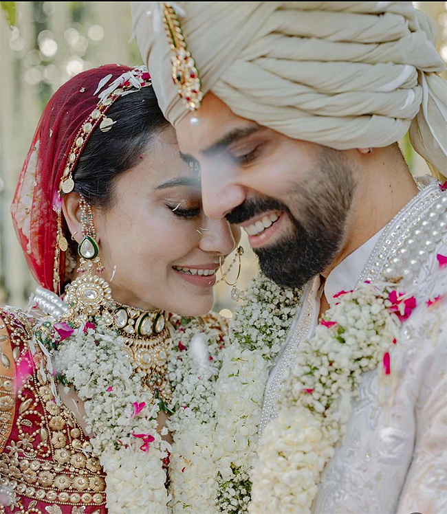 Surbhi Jyoti And Sumit Suri Are Now Married Viral Photos4