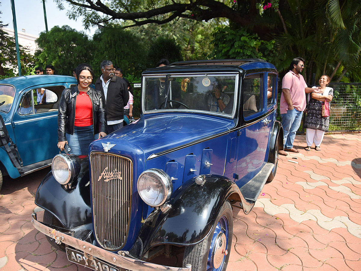 Vintage cars at cars n coffee Hyderabad15