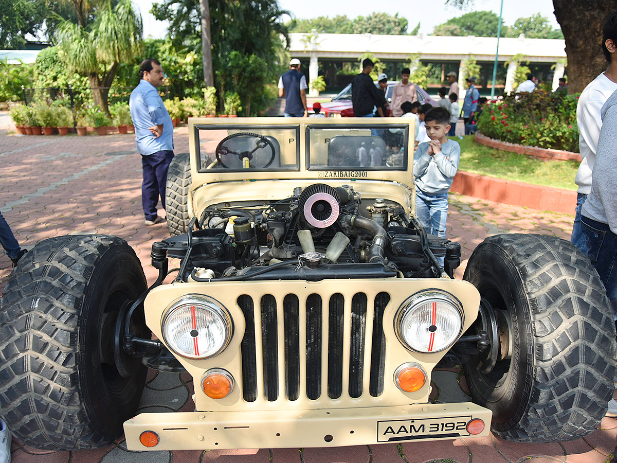 Vintage cars at cars n coffee Hyderabad16