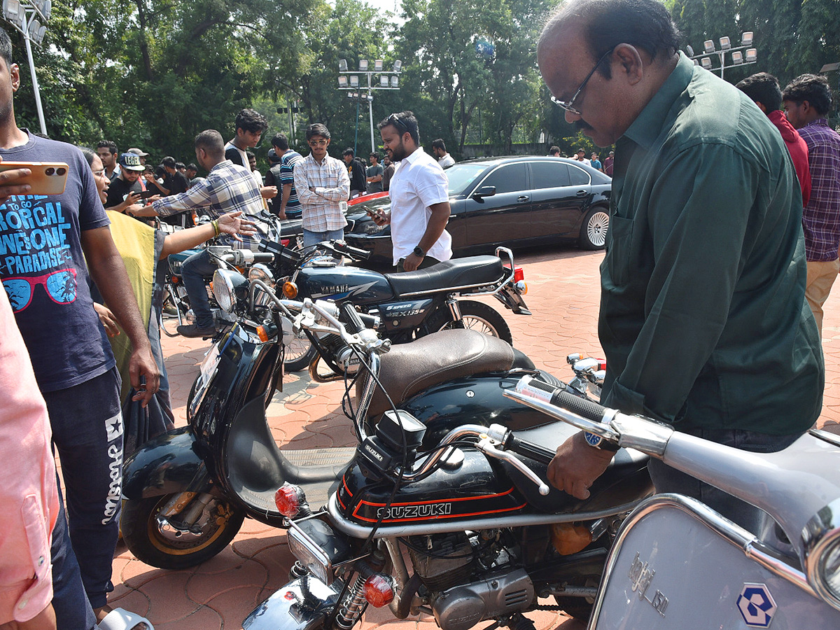 Vintage cars at cars n coffee Hyderabad17