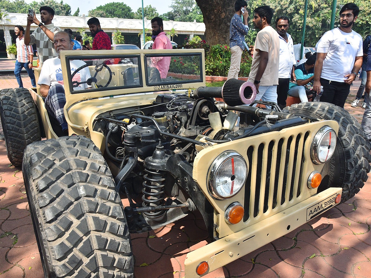 Vintage cars at cars n coffee Hyderabad3