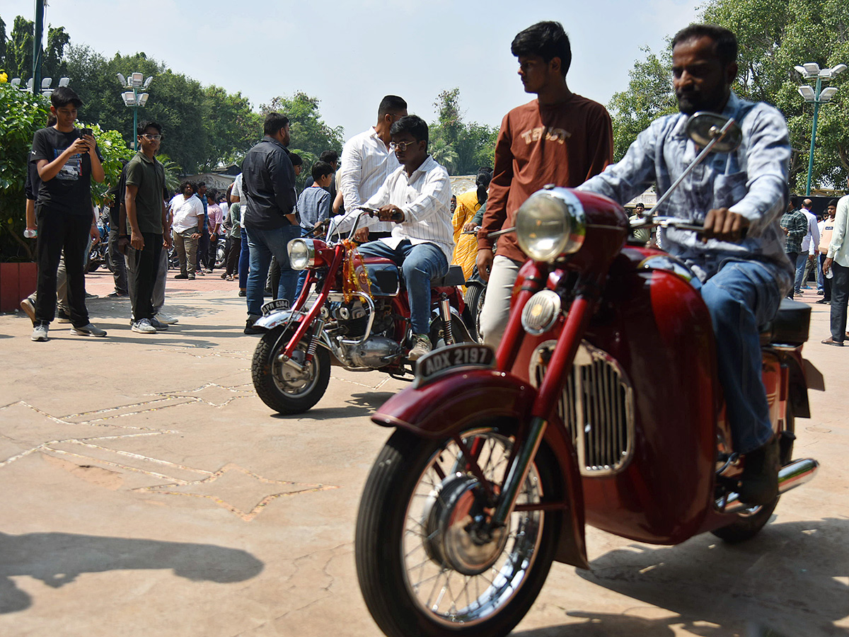 Vintage cars at cars n coffee Hyderabad5