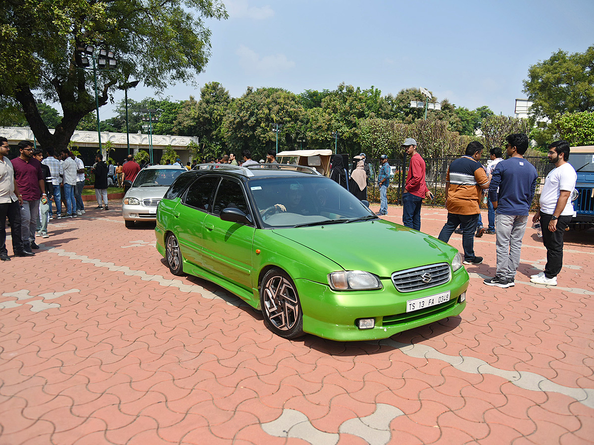 Vintage cars at cars n coffee Hyderabad8