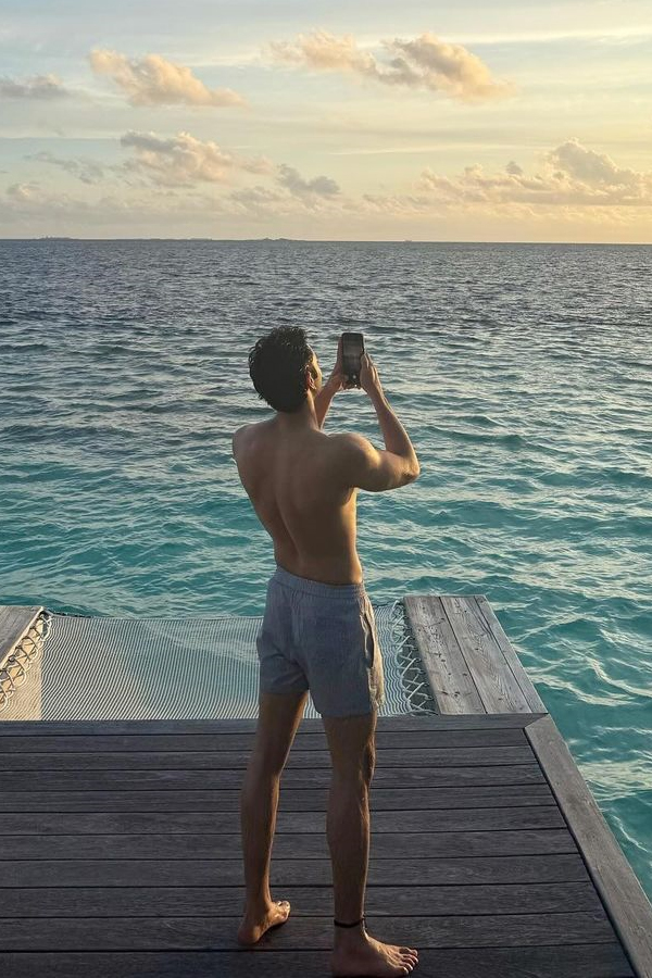 Janhvi Kapoor Maldives trip with boyfriend? Photos8