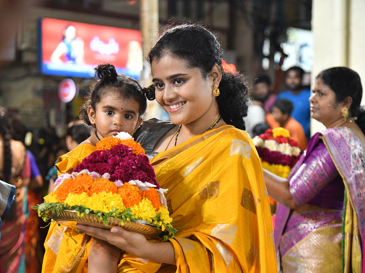 Bathukamma celebrations at Telangana18