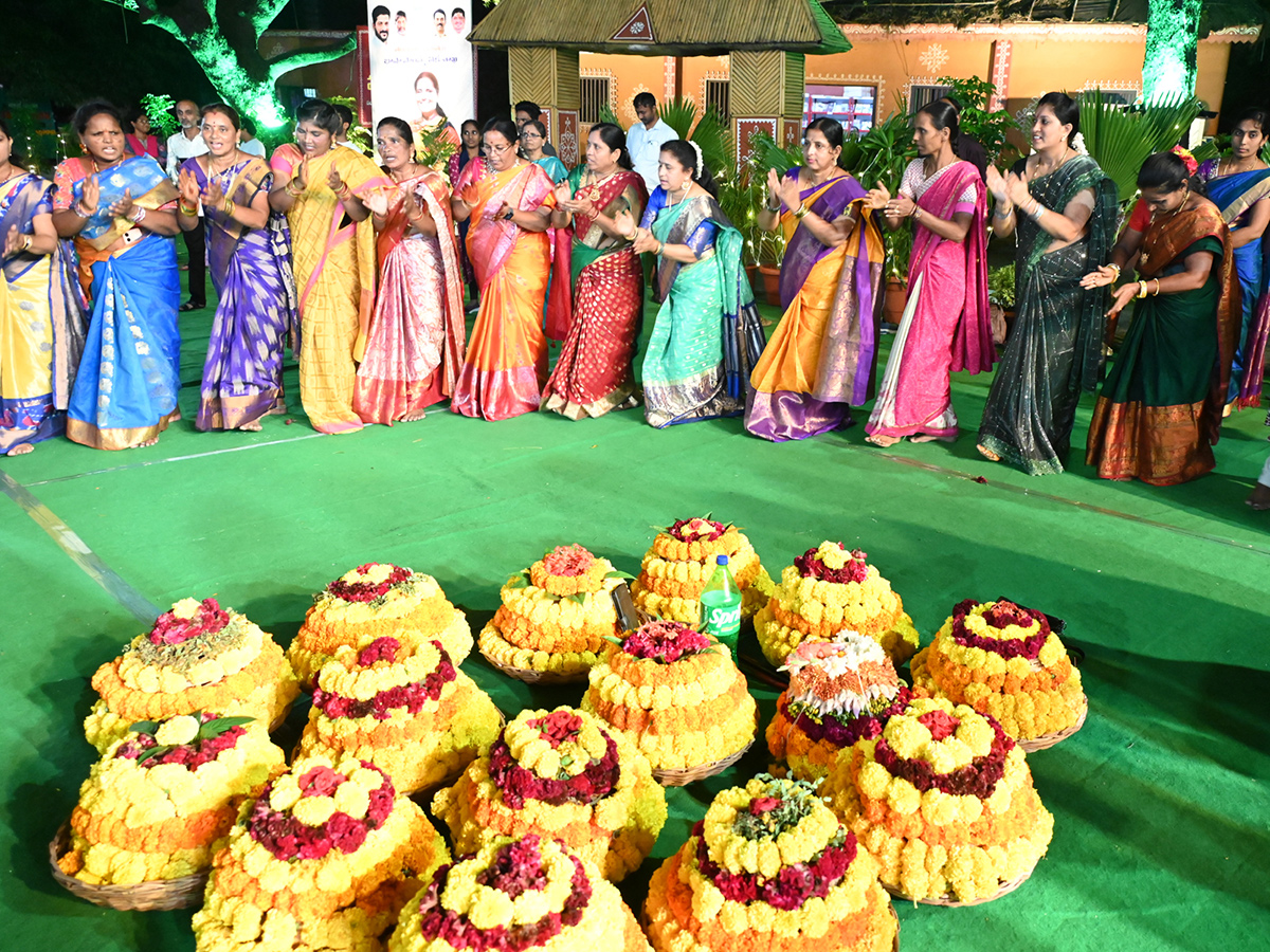 Bathukamma celebrations at Telangana3