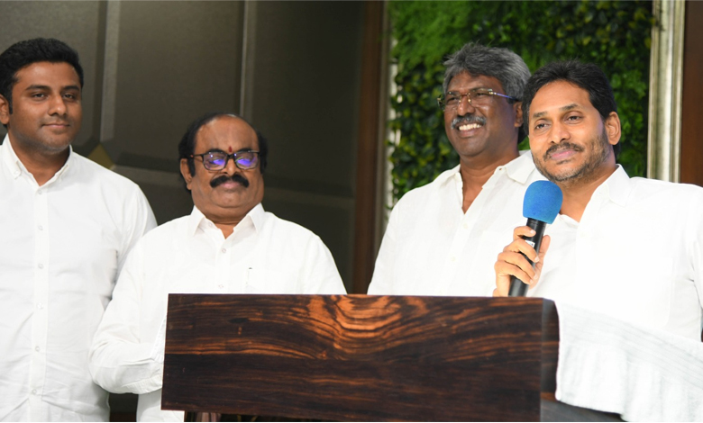 YS Jagan Mohan Reddy Meeting with Eluru district leaders Photos6