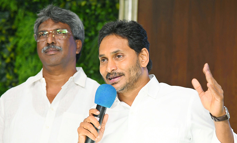 YS Jagan Mohan Reddy Meeting with Eluru district leaders Photos7