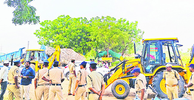 పురస్కారం స్వీకరించిన జీఎంసీ కమిషనర్‌   2