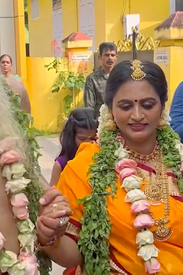 TV actors Kris Venugopal and Divya Sreedhar get married Photo Gallery9